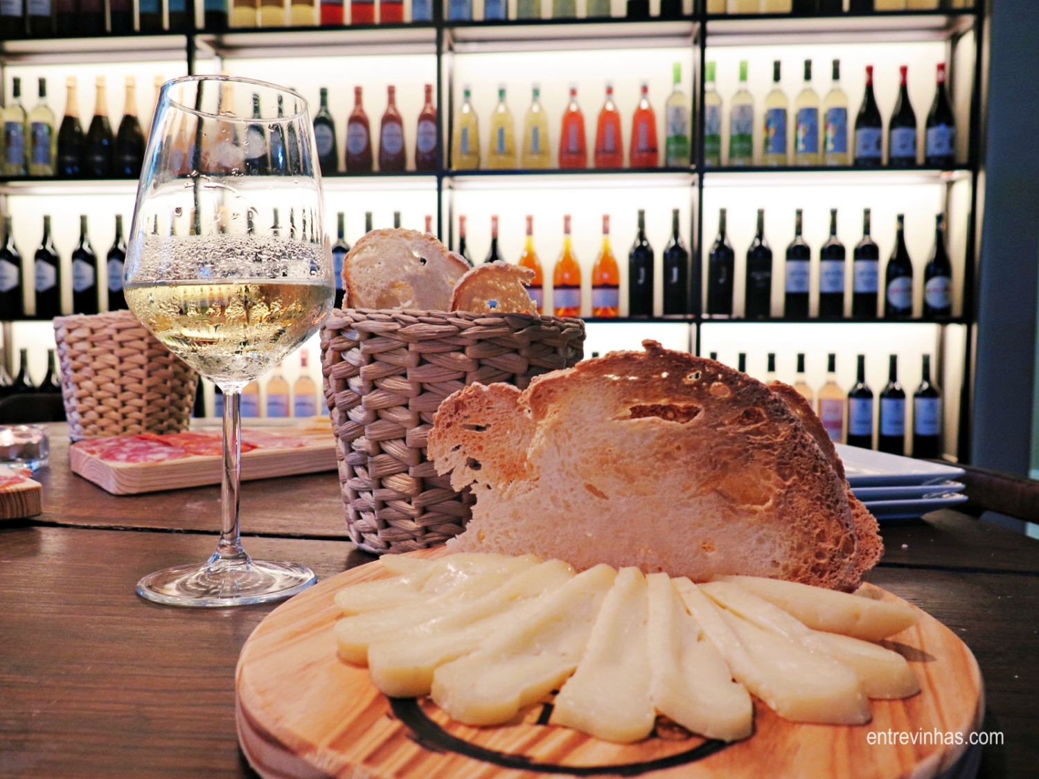 by the wine azeitão peninsula de setubal