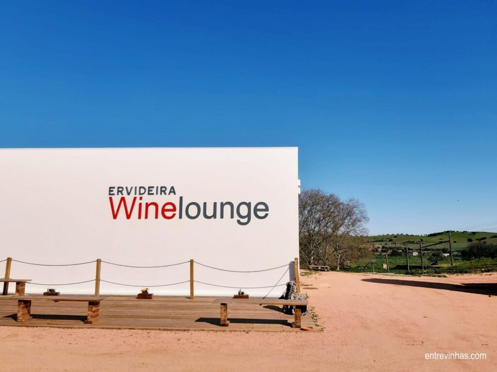 wine lounge ervideira