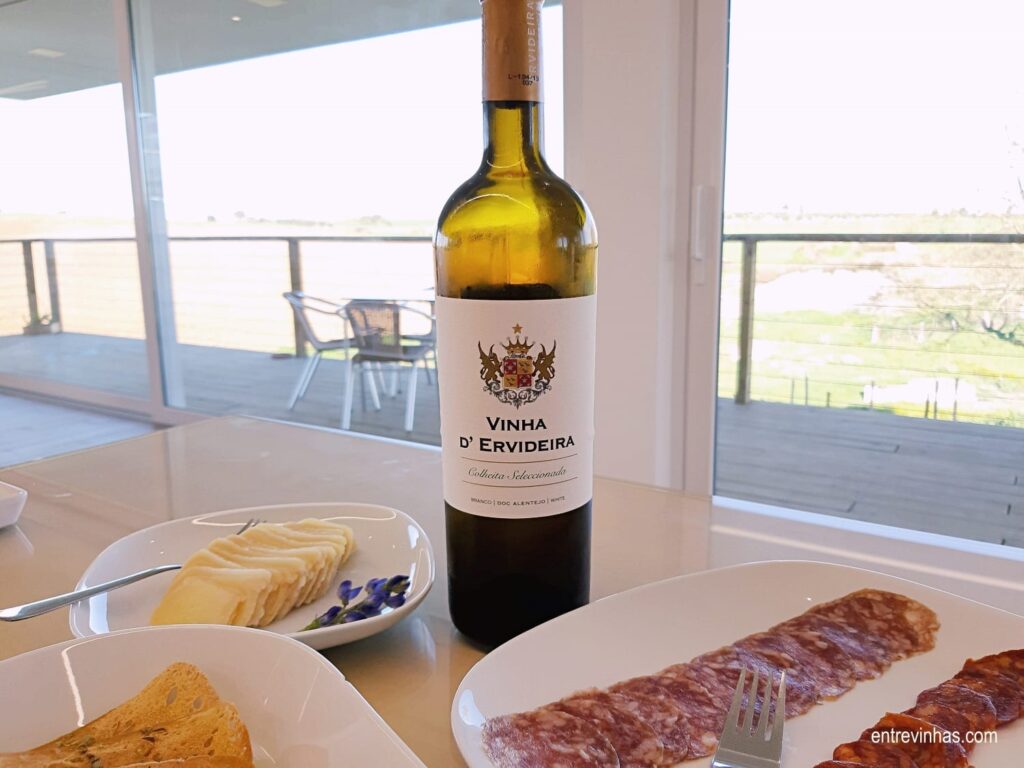 wine lounge ervideira