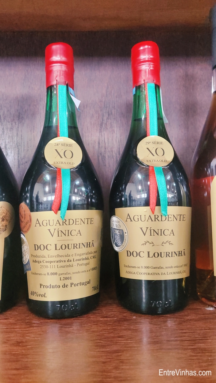 garrafas de aguardente vínica DOC Lourinhã